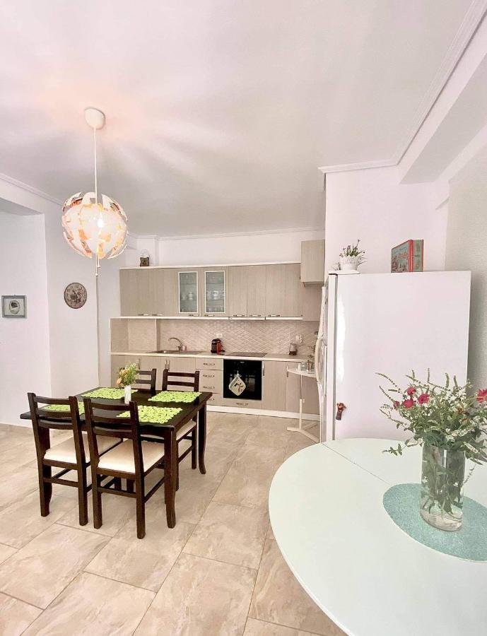Iraa'S Apartment Sarandë 외부 사진